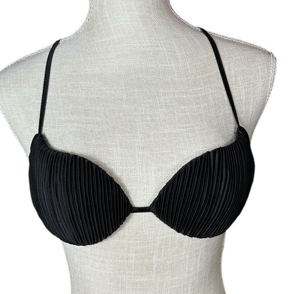 Babyboo Sienna Black Plisse Satin Strappy Bralette Top - Picture 3 of 9